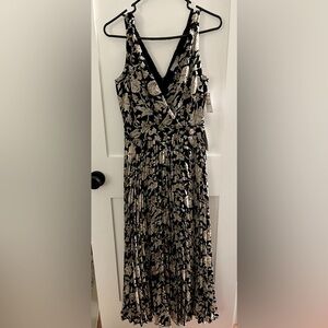 Full length Chelsea 28 dress - black with beige floral pattern - XS